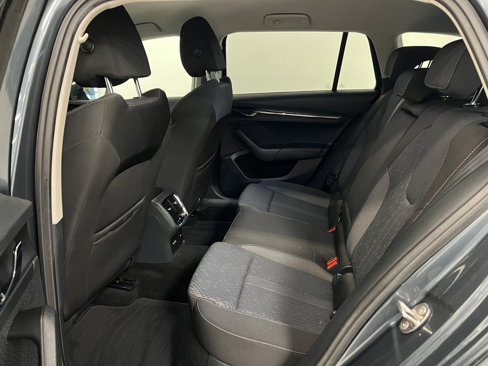 Skoda Octavia 1,0 eTSi 110 Ambition First Edition Combi DSG 5d