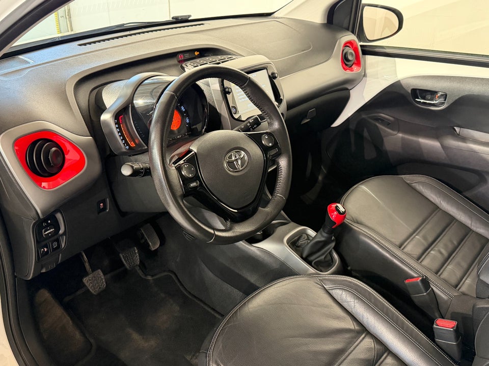 Toyota Aygo 1,0 VVT-i x-pose 5d