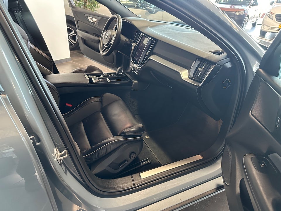 Volvo V60 2,0 T6 ReCharge R-Design aut. AWD 5d