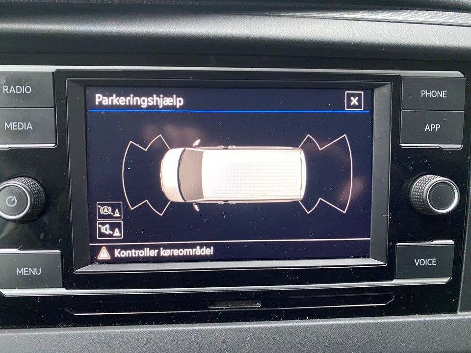 VW Transporter 2,0 TDi 110 Kassevogn lang