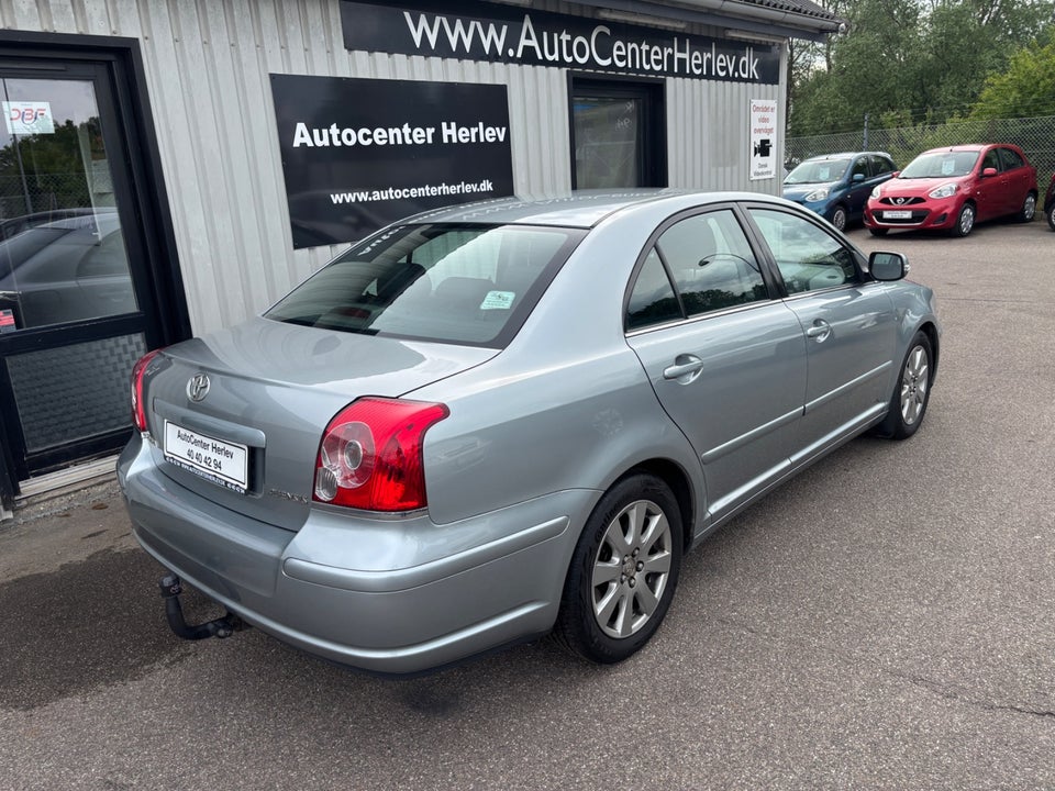 Toyota Avensis 1,8 Sol+ 4d