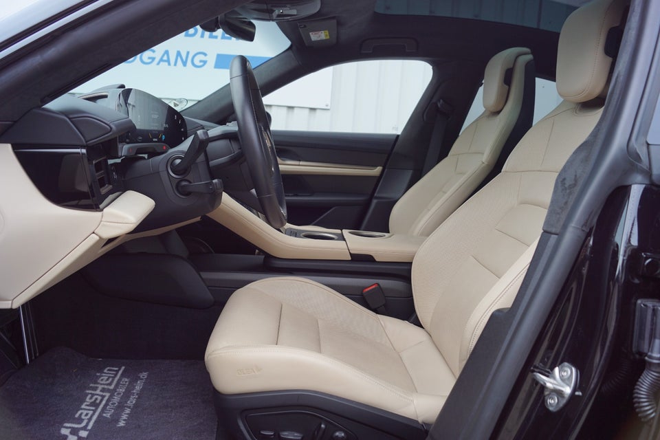 Porsche Taycan Turbo Performance+  4d