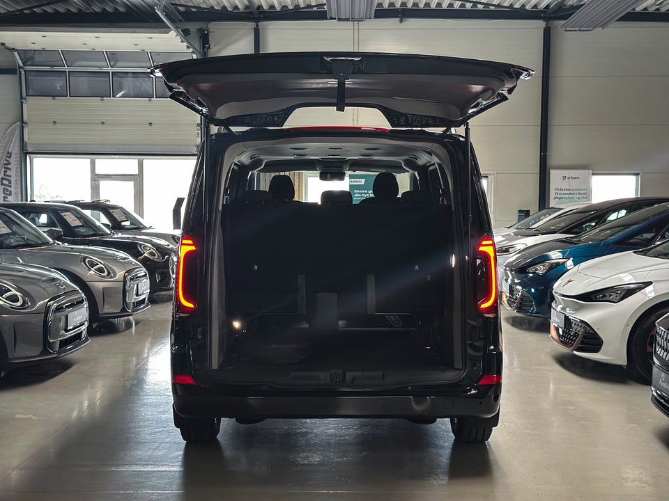 VW e-Caravelle 64 Style SWB