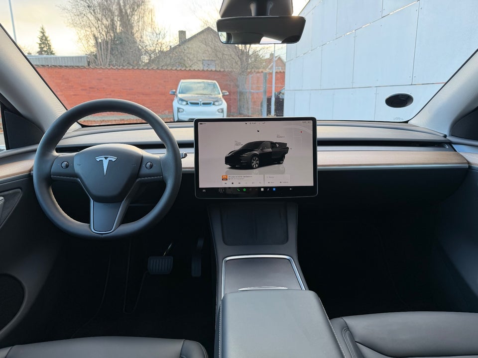 Tesla Model Y RWD 5d