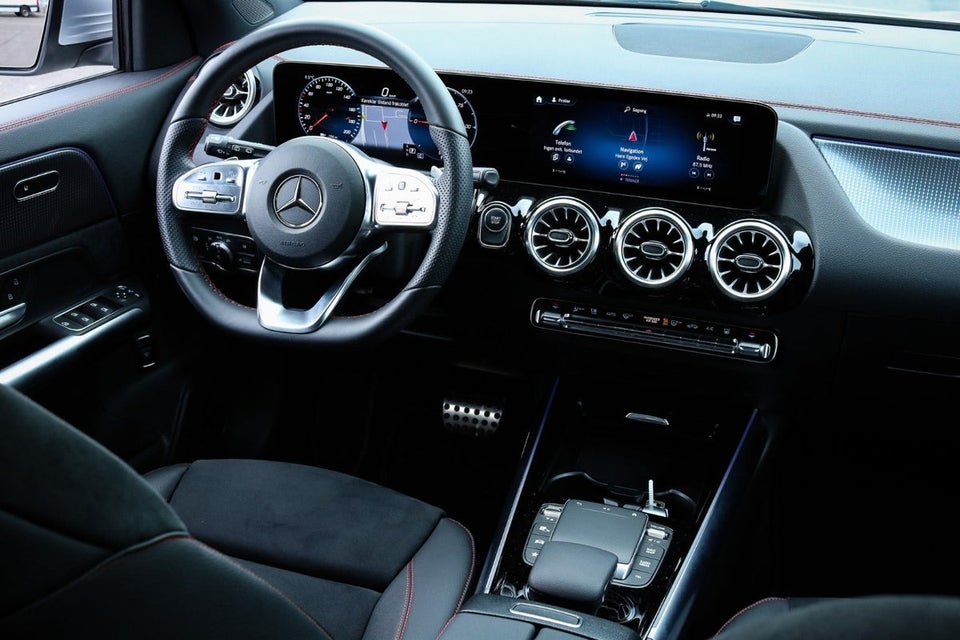 Mercedes EQA350 AMG Line 4Matic 5d