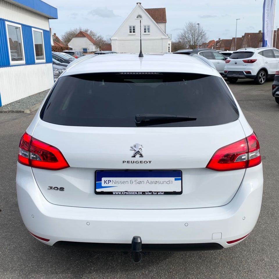 Peugeot 308 1,5 BlueHDi 130 Allure Pack SW EAT8 5d