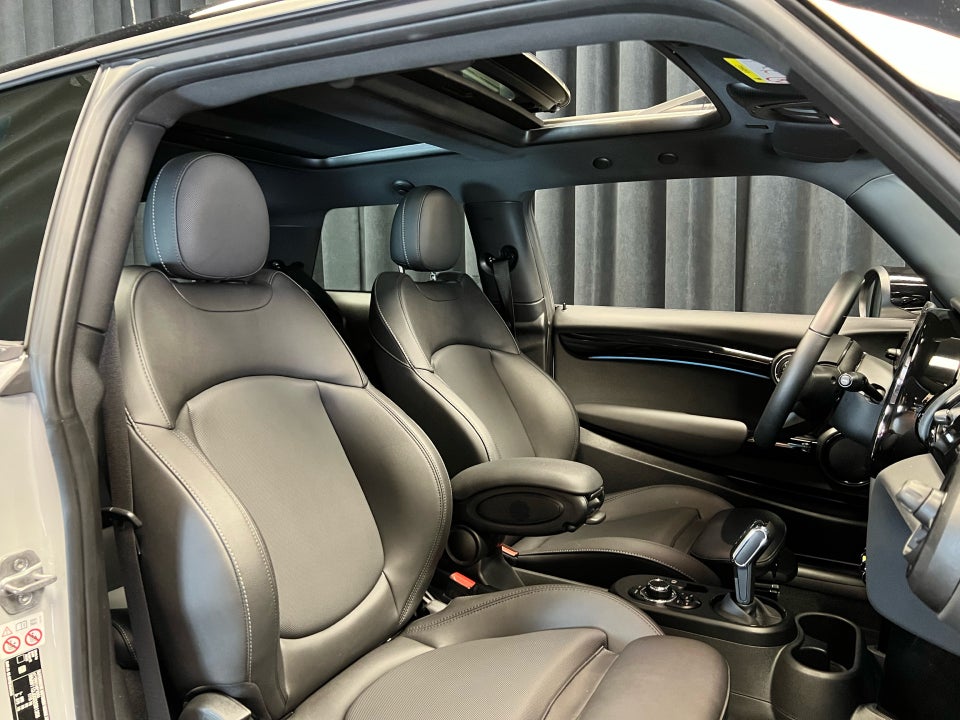 MINI Cooper SE Classic Trim 3d