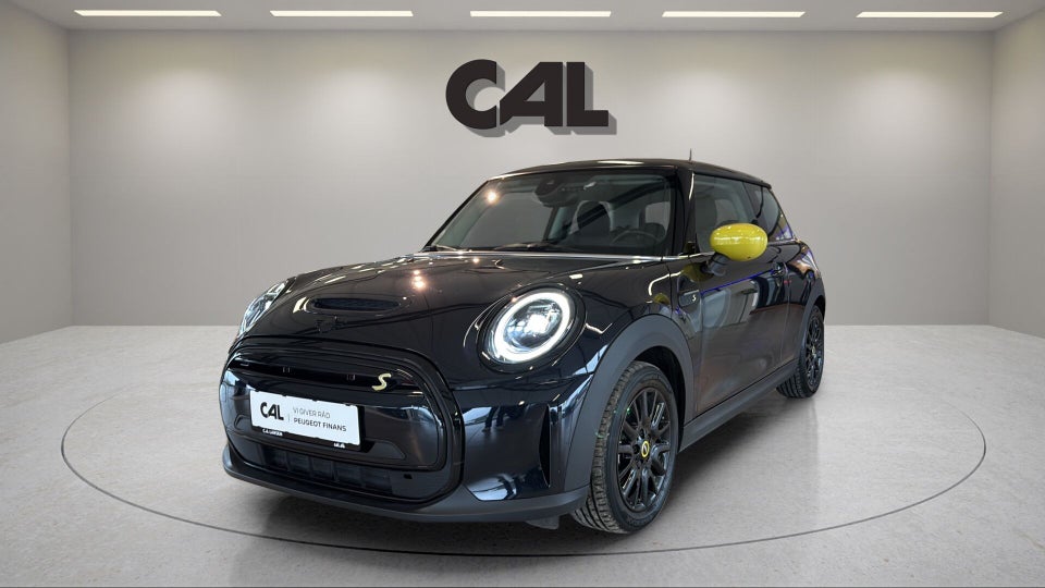MINI Cooper SE Essential 3d