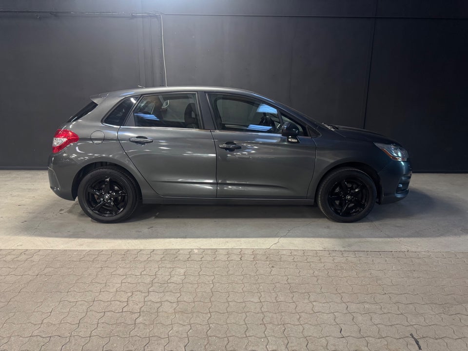 Citroën C4 1,6 e-HDi 115 Seduction 5d