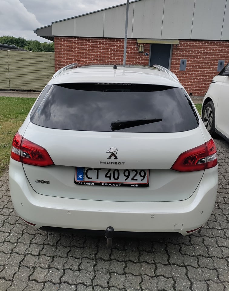 Peugeot 308 1,5 BlueHDi 130 Allure Sky SW 5d