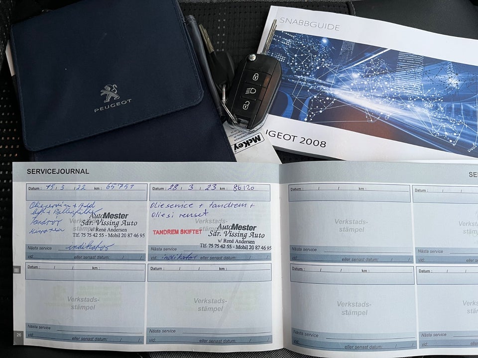 Peugeot 2008 1,2 PureTech 110 Prestige Sky 5d