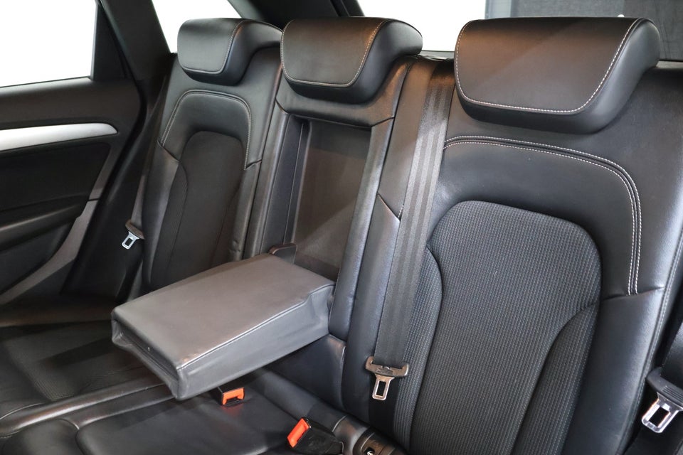 Audi Q5 3,0 TDi 245 S-line quattro S-tr. 5d