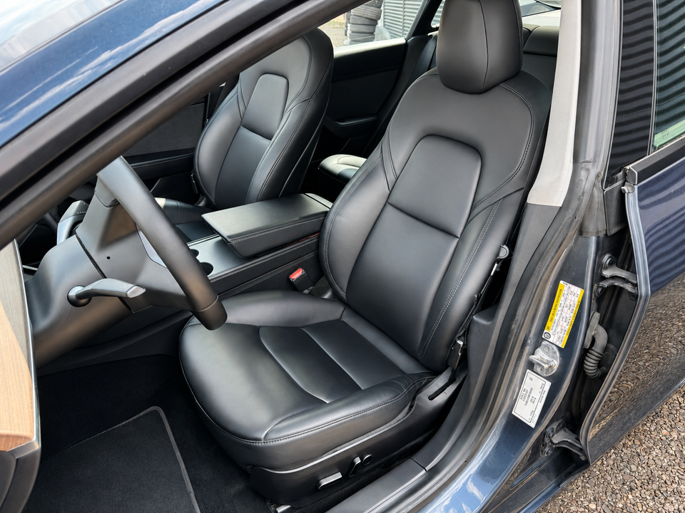 Tesla Model 3 Standard Range+ RWD 4d