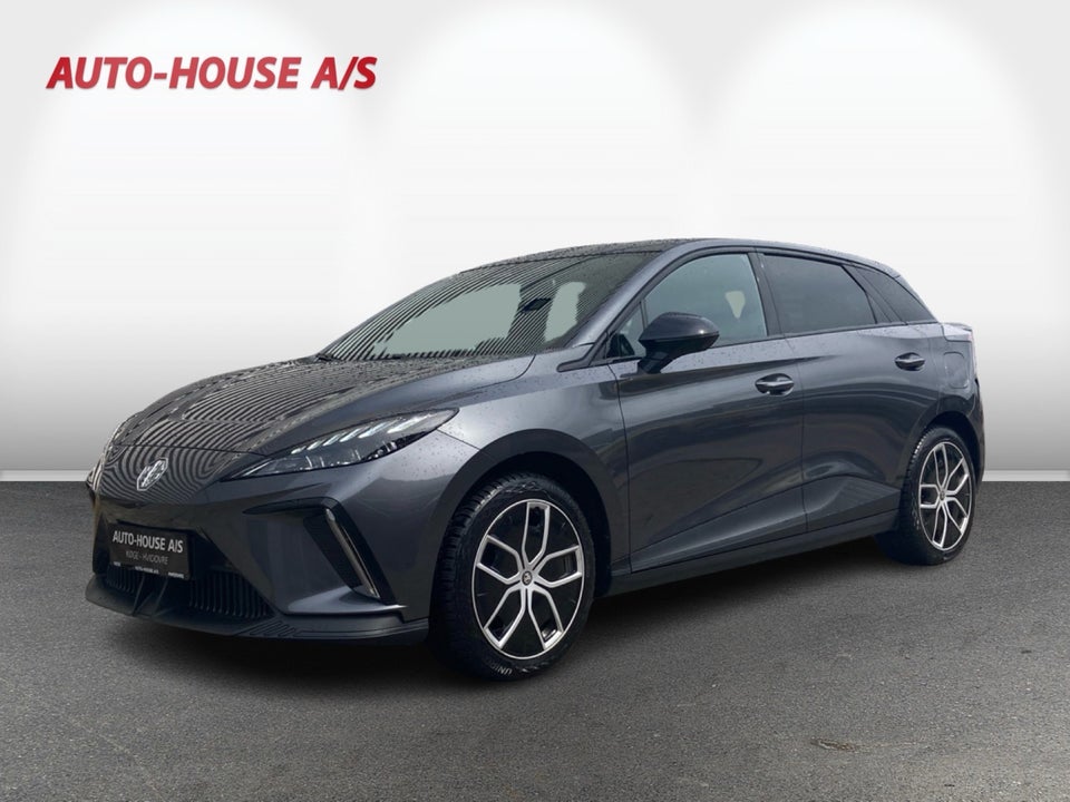 MG MG4 64 Luxury 5d