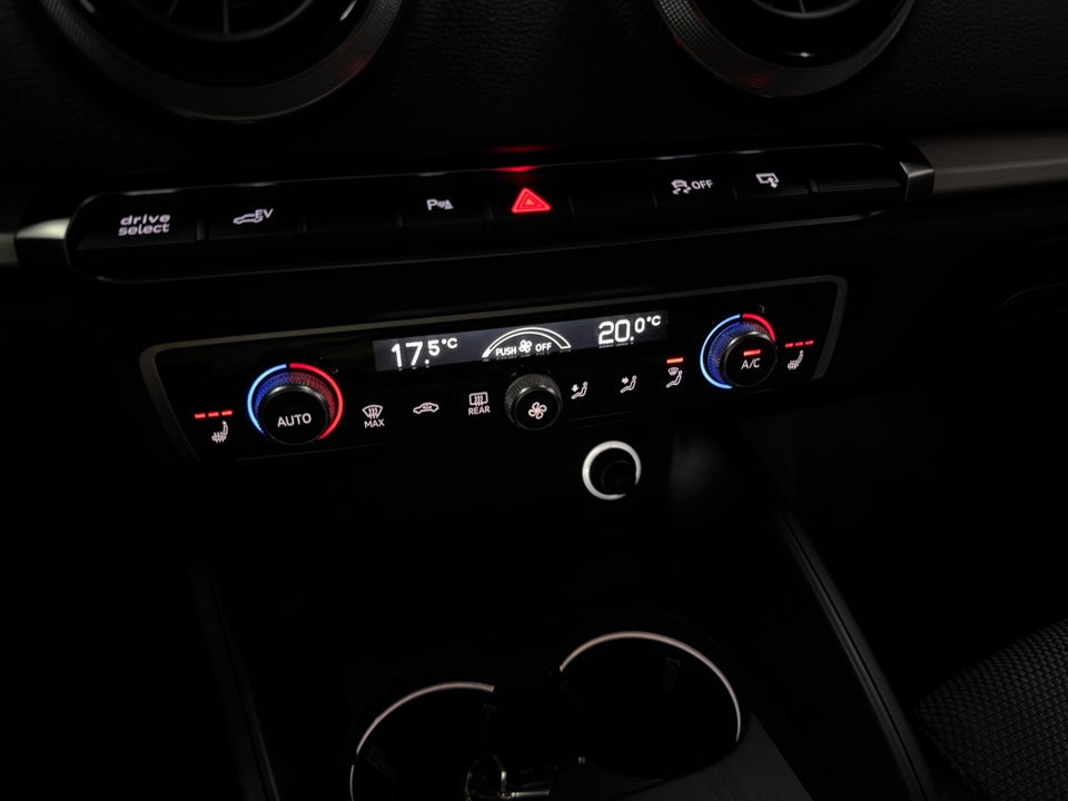 Audi A3 1,4 e-tron S-line Sportback S-tr. 5d