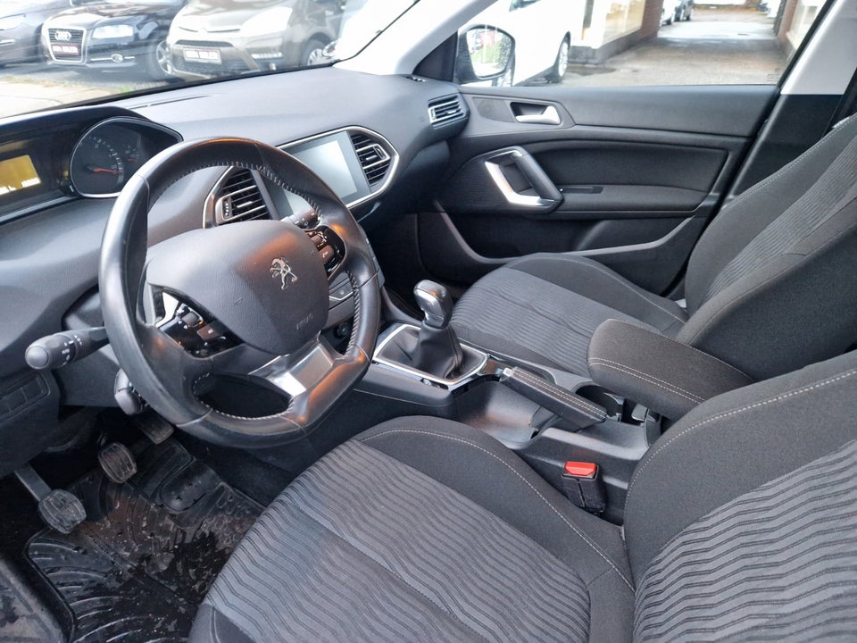 Peugeot 308 1,6 HDi 92 Active 5d