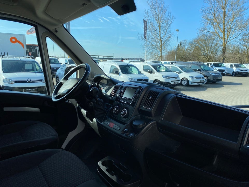 Peugeot Boxer 333 2,2 BlueHDi 140 L2H1 Premium