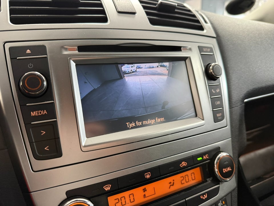 Toyota Avensis 1,8 VVT-i T2 Premium Touring Sports 5d