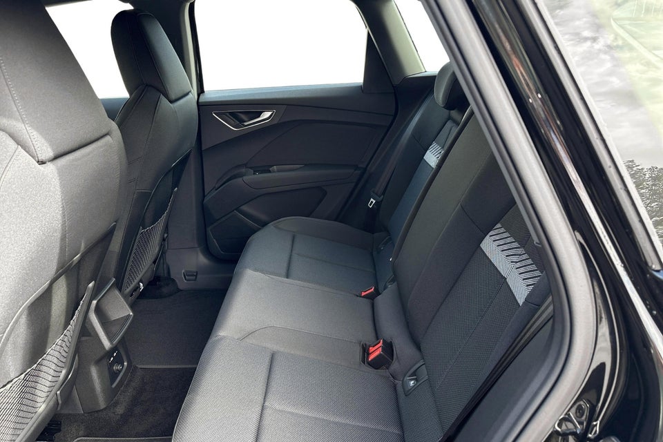 Audi Q4 e-tron performance 5d