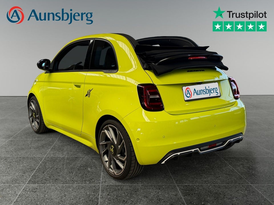 Abarth 500e Scorpionissima Cabrio 2d