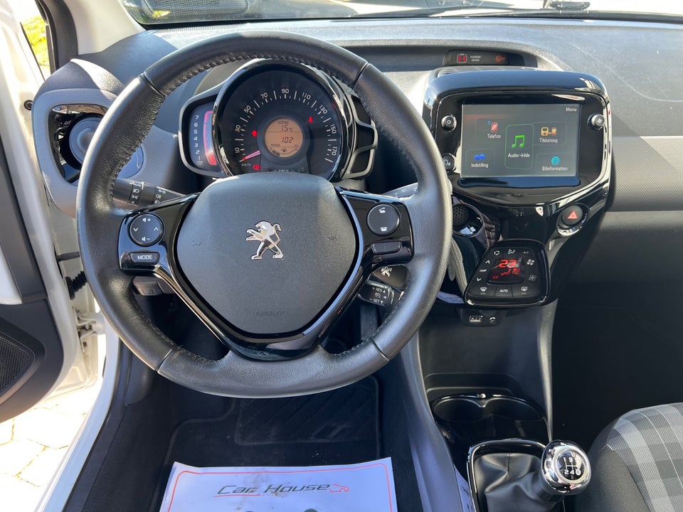 Peugeot 108 1,0 e-VTi 72 Infinity 5d