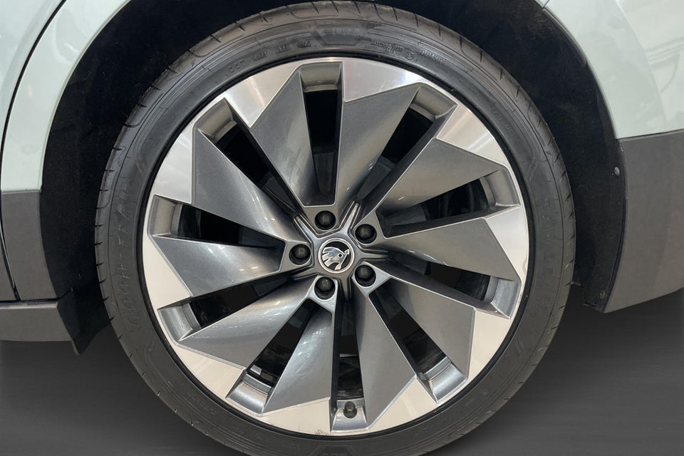 Skoda Enyaq 80 iV Plus ecoSuite 5d