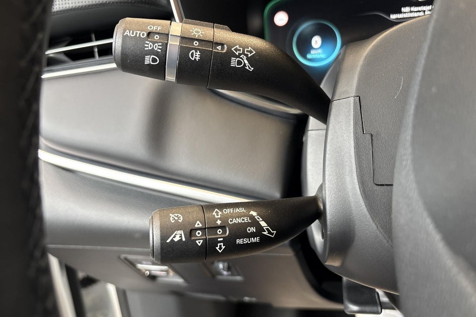 MG Marvel R Luxury 5d