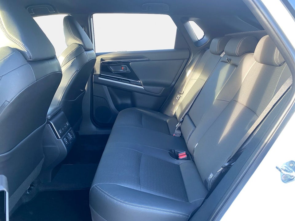 Toyota bZ4X Executive 5d