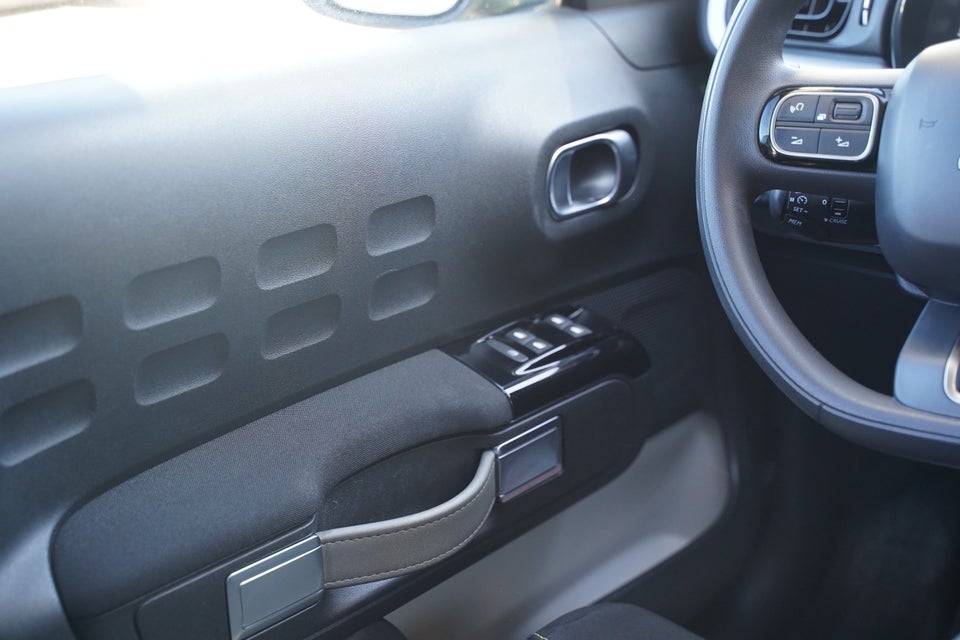 Citroën C3 1,2 PureTech 83 Shine 5d