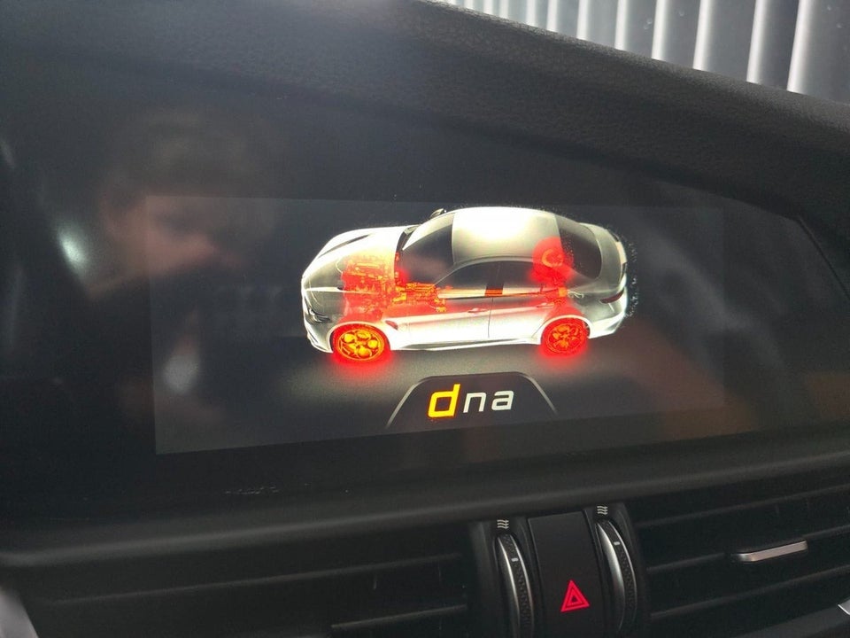 Alfa Romeo Giulia 2,0 T 200 Super aut. 4d