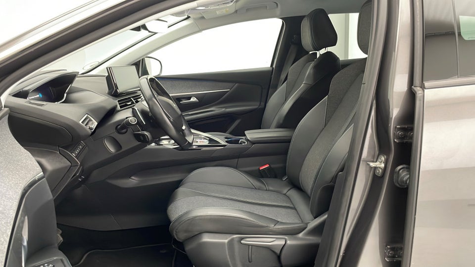 Peugeot 3008 1,6 Hybrid Allure EAT8 5d