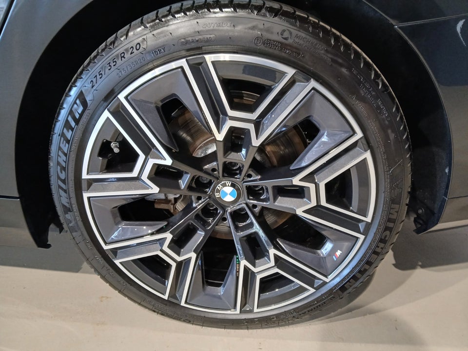 BMW i5 eDrive40 Fully Charged M-Sport 4d