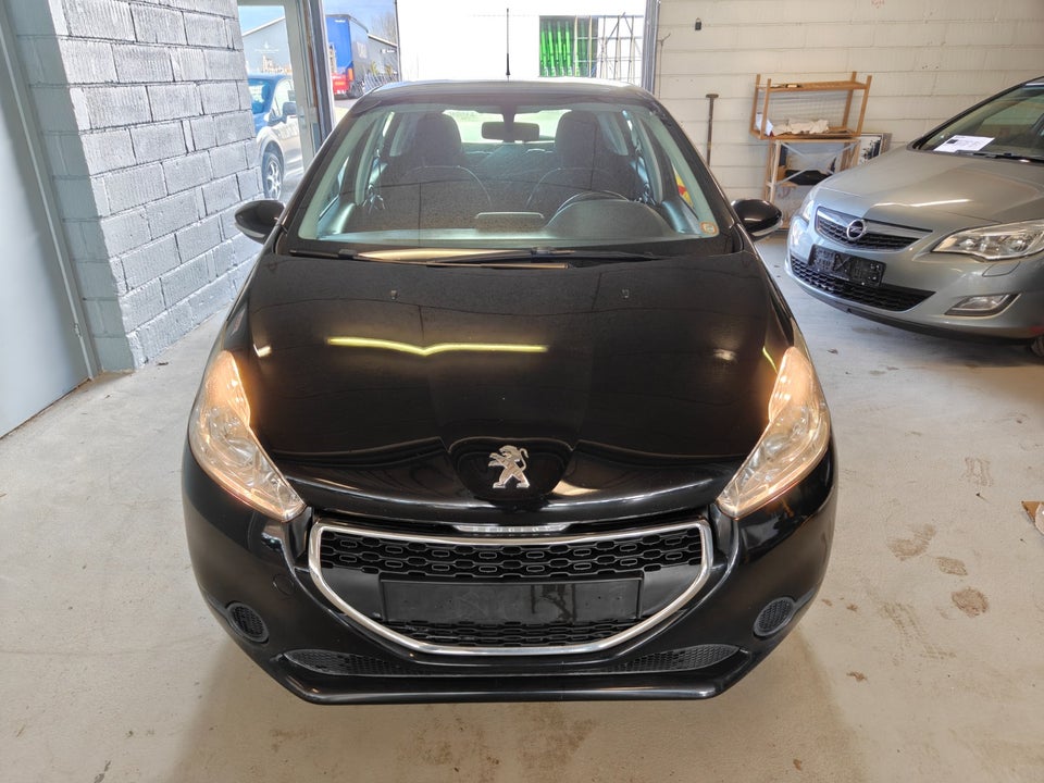 Peugeot 208 1,2 VTi Active 5d