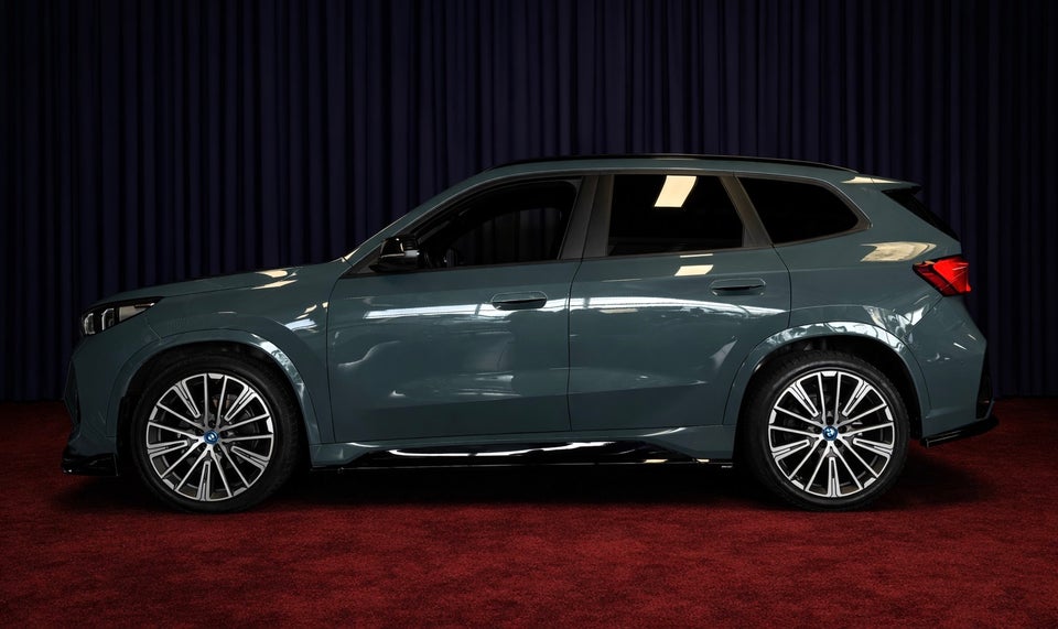 BMW iX1 eDrive20 Fully Charged M-Sport 5d