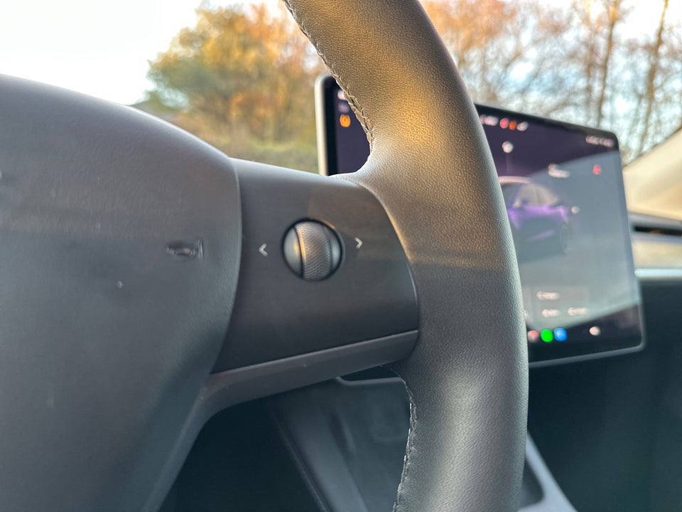 Tesla Model Y RWD 5d