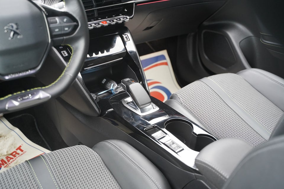 Peugeot e-2008 50 GT 5d