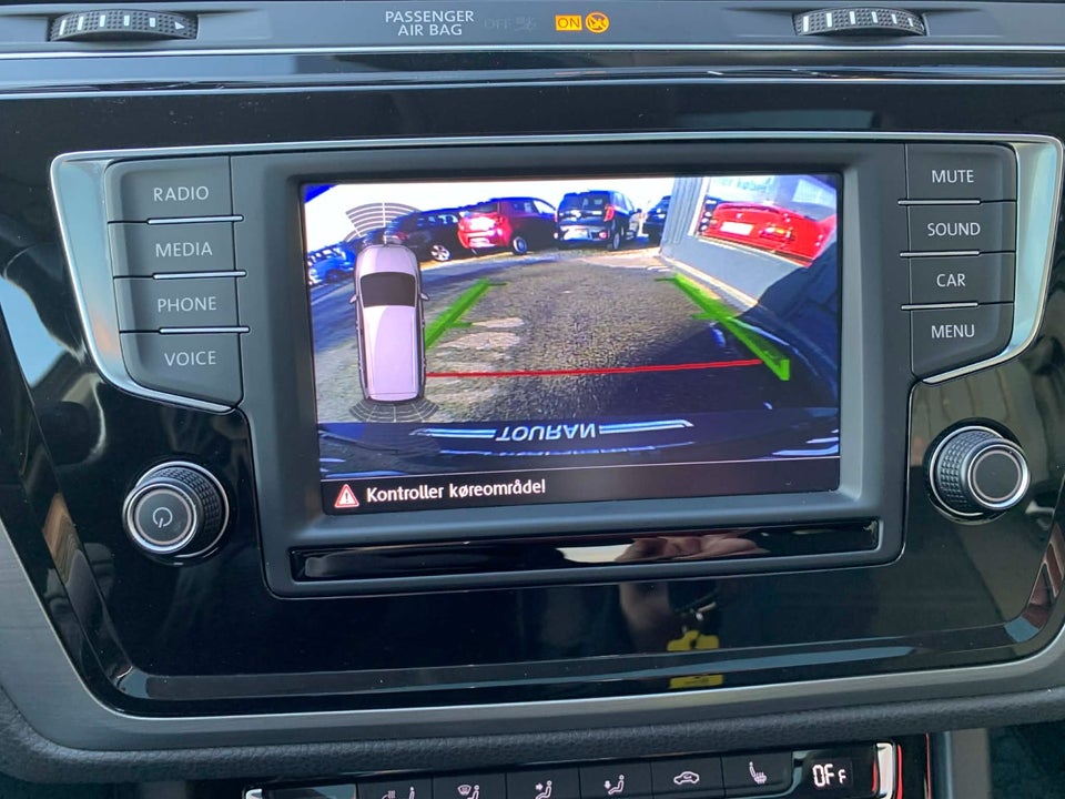 VW Touran 1,6 TDi 115 Highline DSG Van 5d