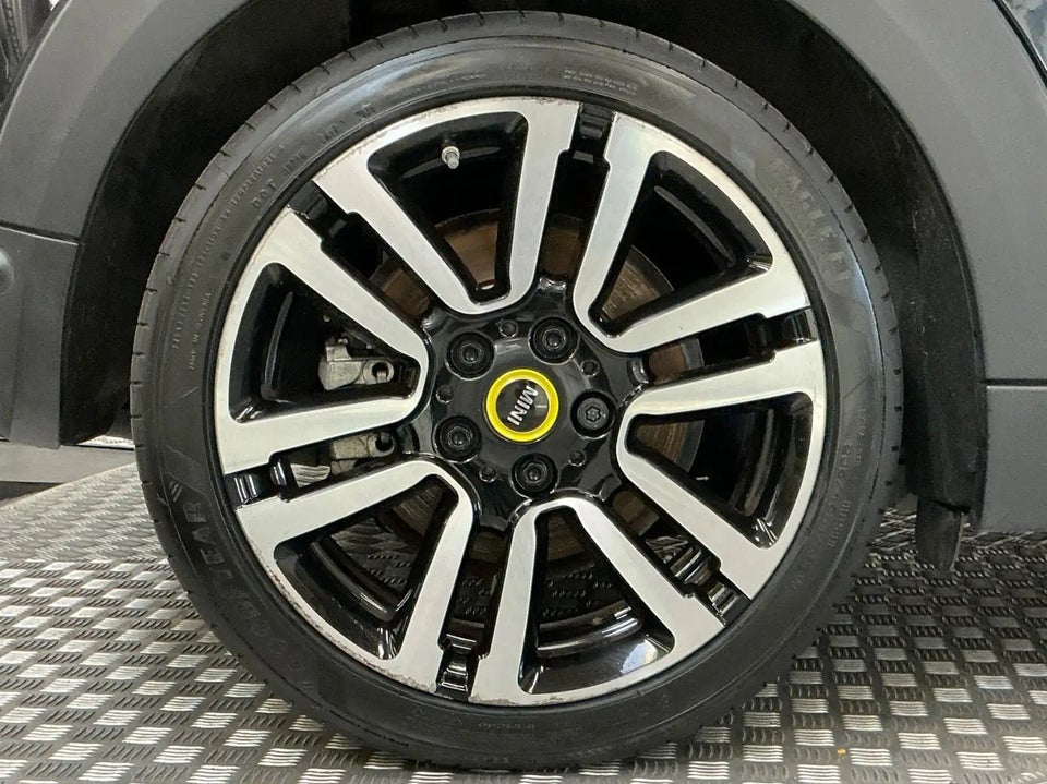 MINI Cooper SE Camden Edition 3d