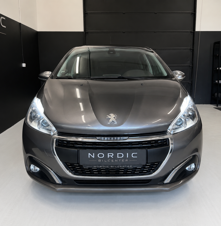 Peugeot 208 1,2 PureTech 82 Allure Sky 5d