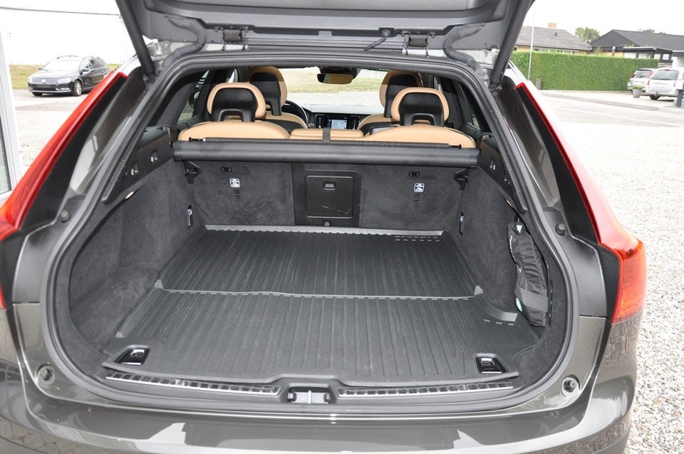Volvo V90 CC 2,0 D4 190 Pro aut. AWD 5d