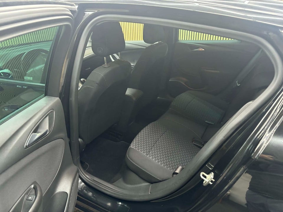 Opel Astra 1,6 CDTi 110 Enjoy 5d