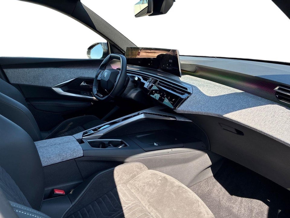 Peugeot e-5008 77 GT 7prs 5d