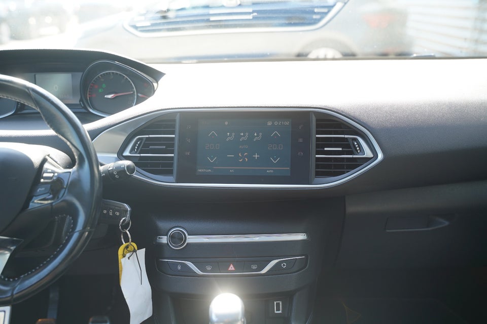 Peugeot 308 1,6 BlueHDi 120 Allure Sky SW 5d