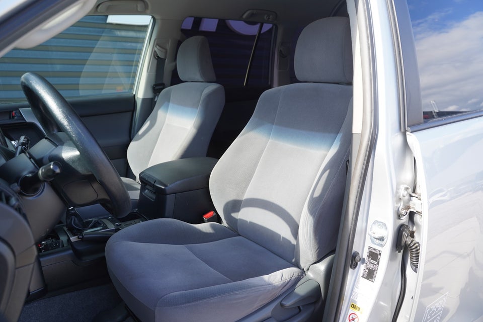 Toyota Land Cruiser 3,0 D-4D T3 aut. Van 5d