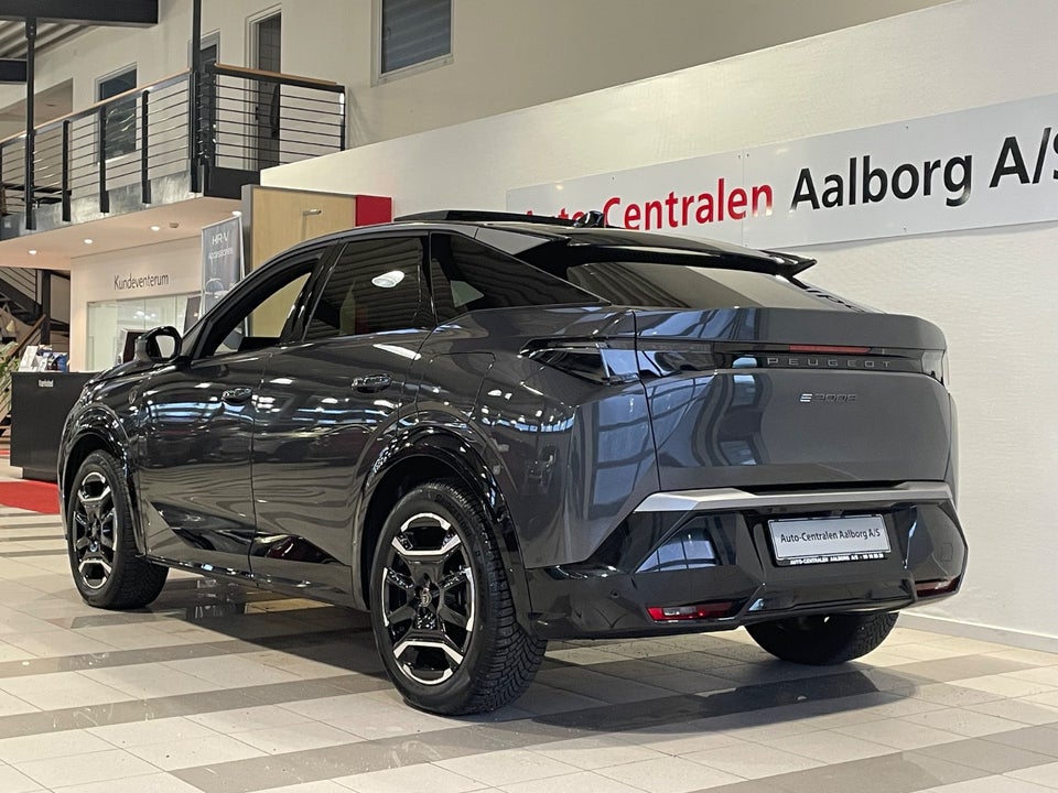 Peugeot e-3008 77 GT Pack 5d