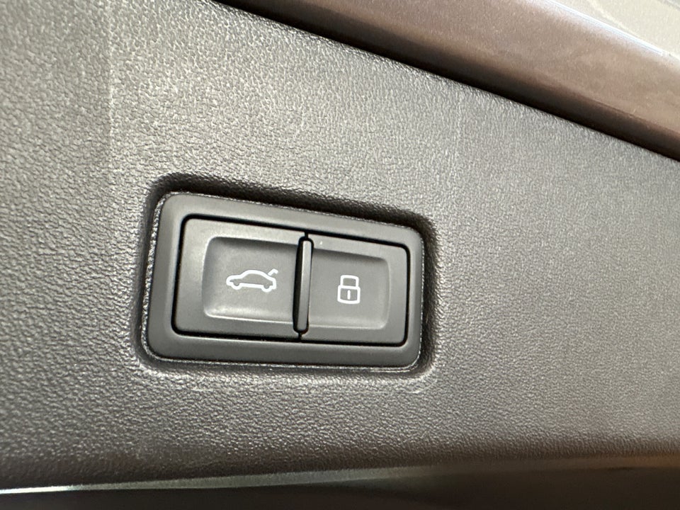 Audi Q4 e-tron 40 Advanced 5d