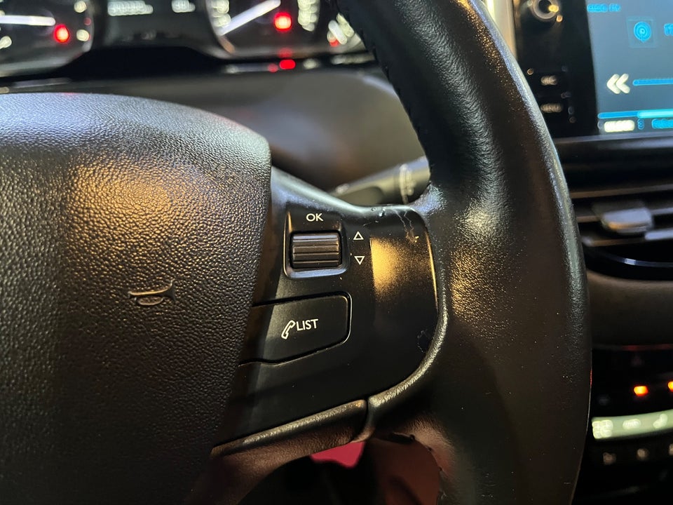 Peugeot 208 1,6 BlueHDi 100 Desire 5d