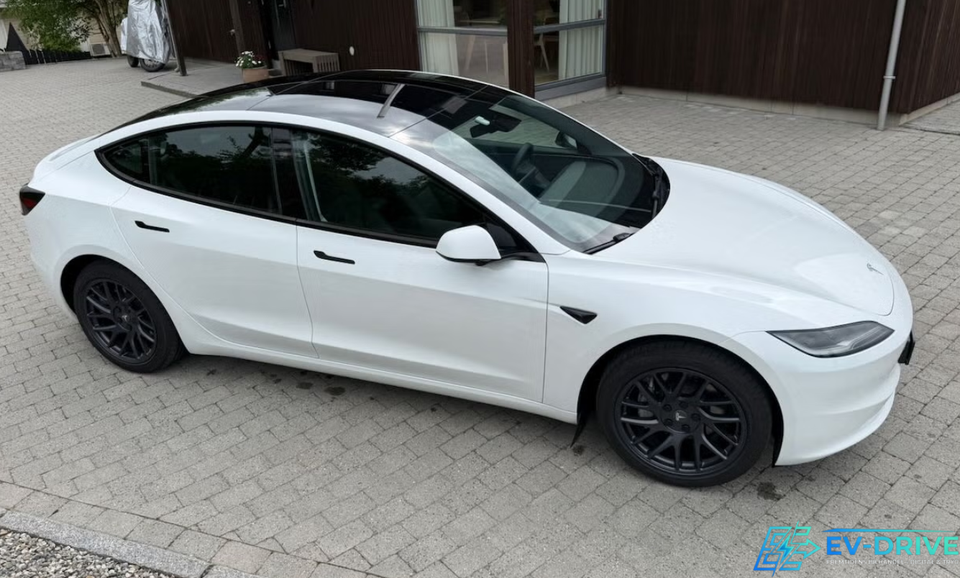 Tesla Model 3 RWD 4d