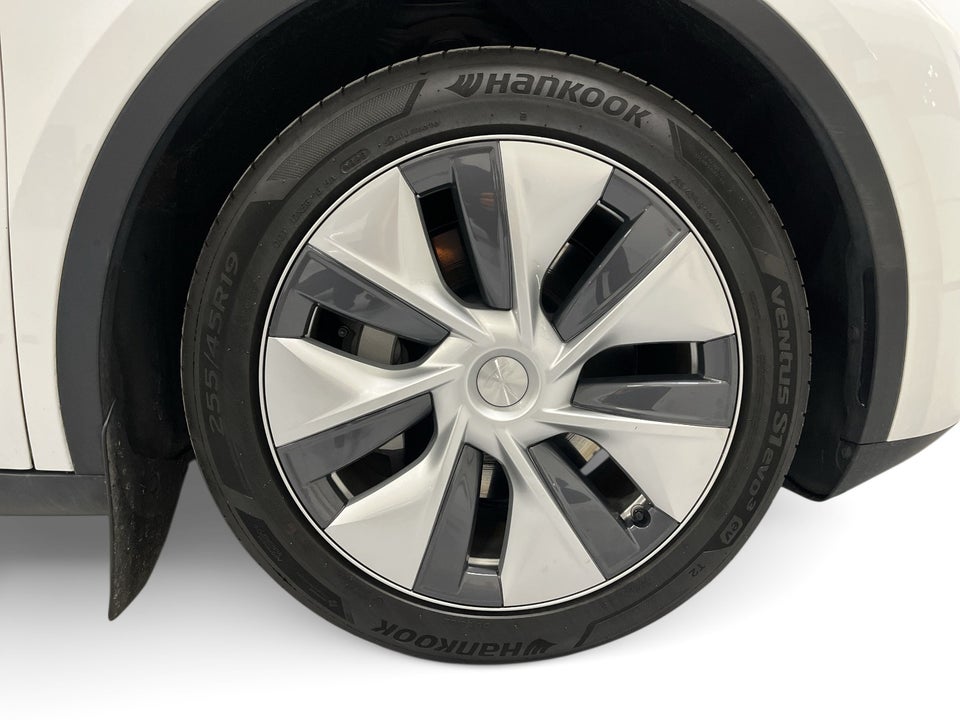 Tesla Model Y Long Range AWD 5d