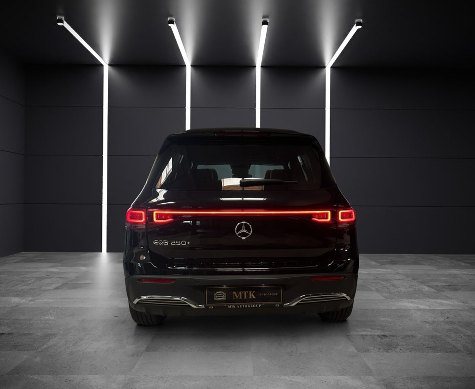 Mercedes EQB250+ AMG Line 5d